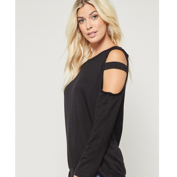 ‼️CLEARANCE‼️ Cold Shoulder Top - Picture 3 of 4